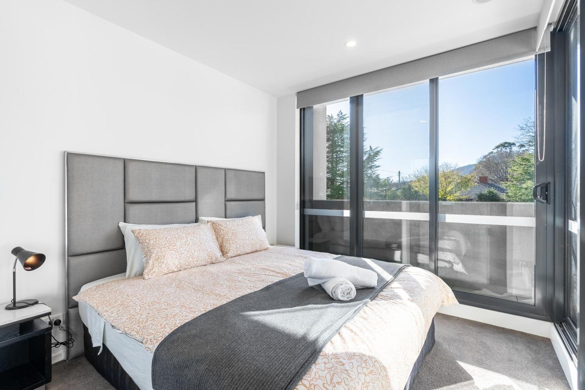 Modern Next To Centre Apartment *